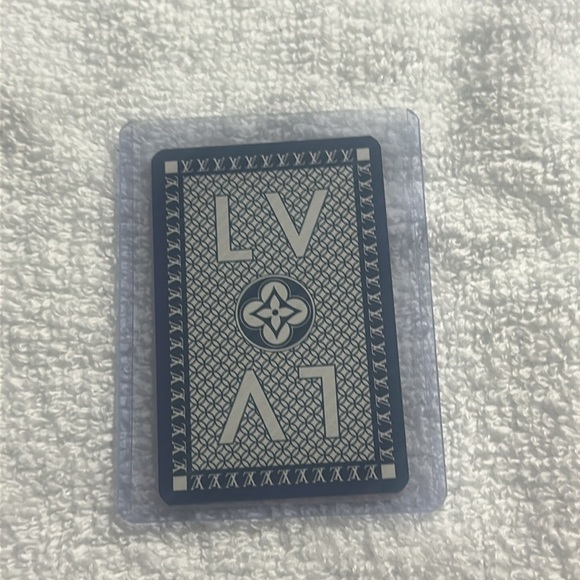 Louis Vuitton blue playing card 9 of clubs comes with COA - Picture 3 of 4